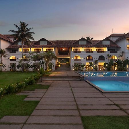 Estuary Sarovar Premiere Poovar Island Buitenkant foto