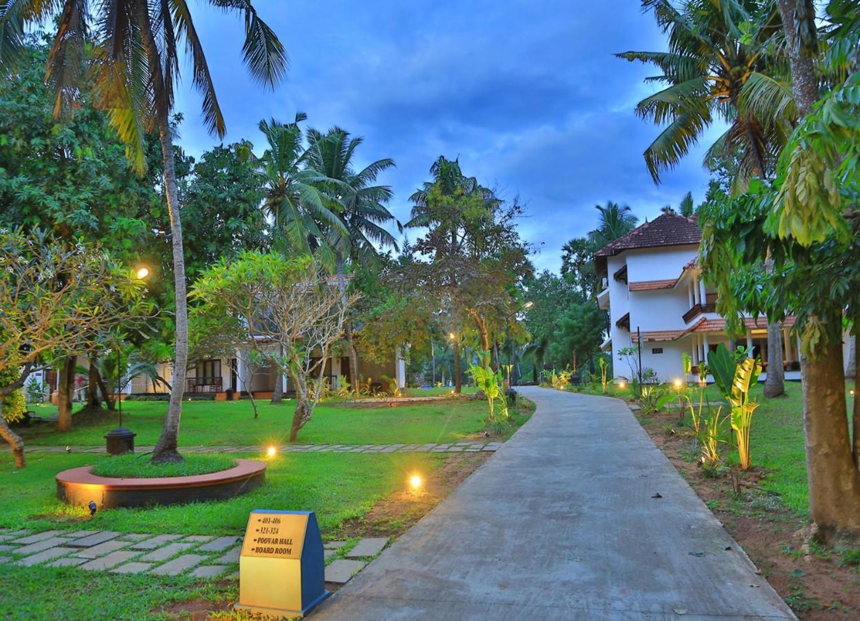 Estuary Sarovar Premiere Poovar Island Buitenkant foto