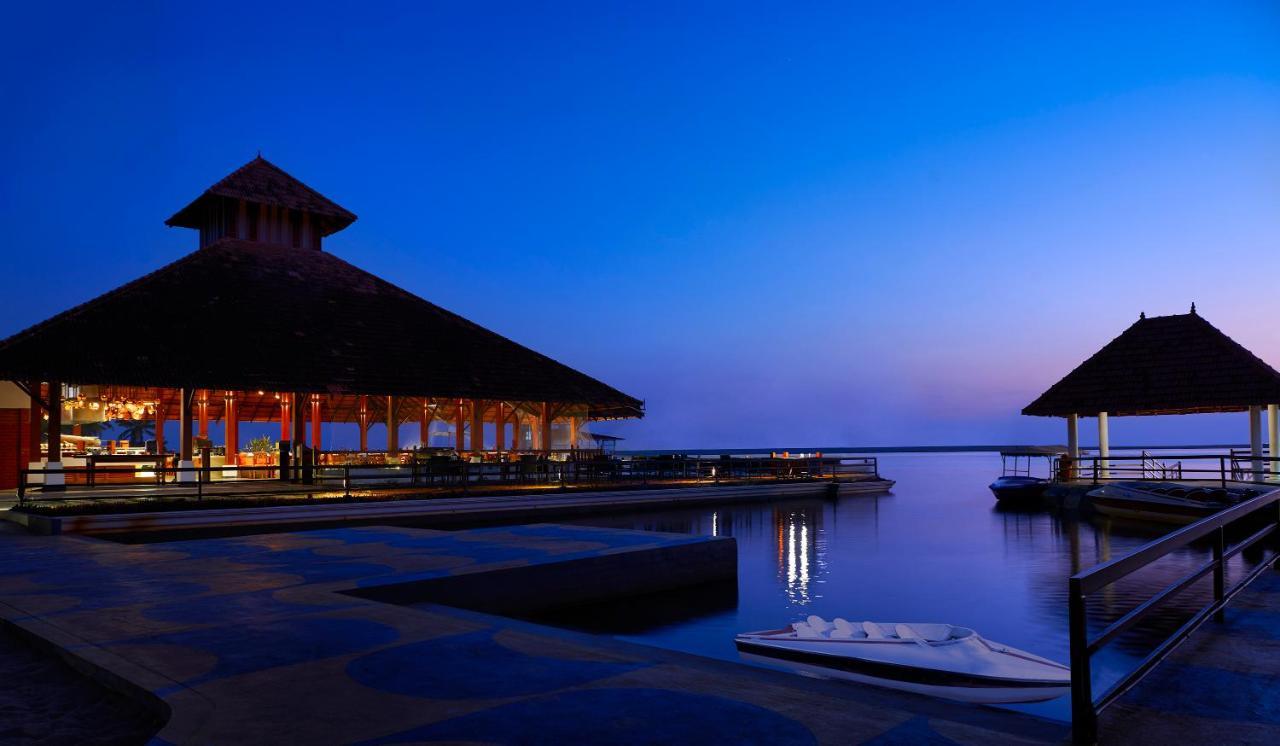 Estuary Sarovar Premiere Poovar Island Buitenkant foto