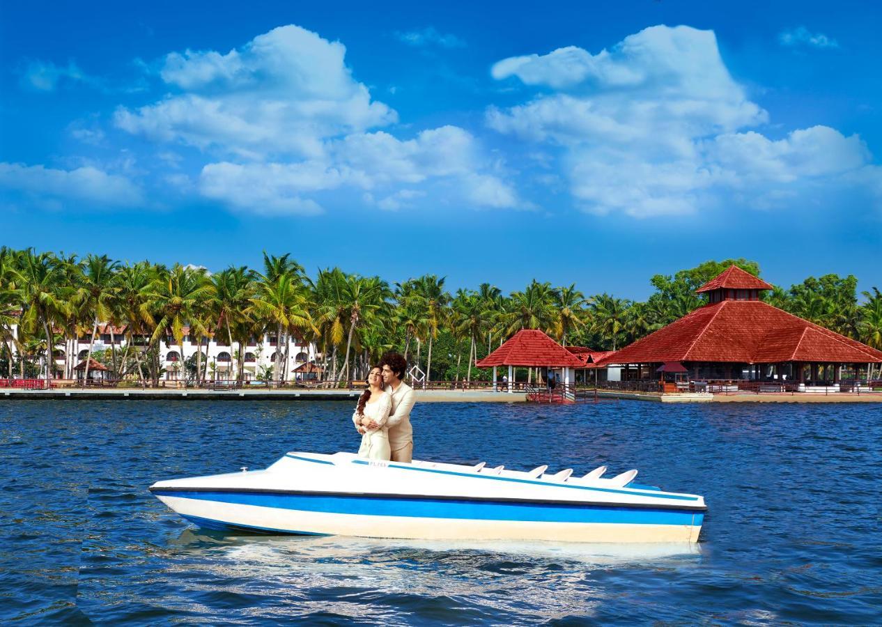 Estuary Sarovar Premiere Poovar Island Buitenkant foto